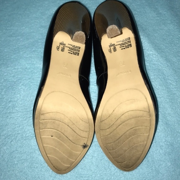 FIONI black shinny pumps stacked heel size 7.5 - Picture 4 of 4